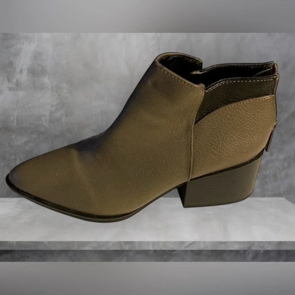 Simply Vera Boots, Ankle Boots, Neutral, Booties, Two tone, Heel Zips, Sz 8
